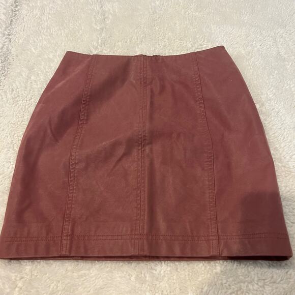 Free People Mini Skirt Faux Leather Mauve Pink Back Zipper Rave Sz 0‎ - Picture 1 of 6
